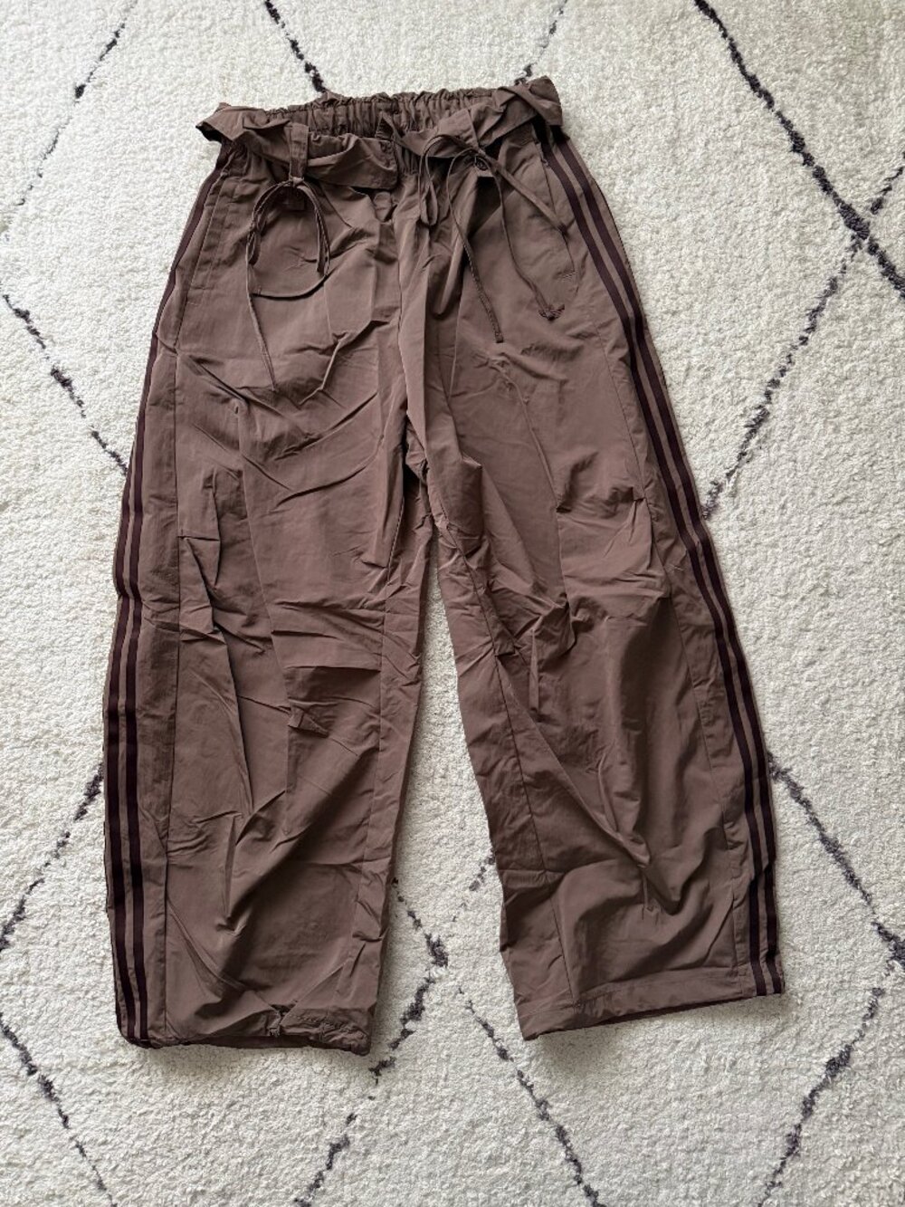 adidas originals women's brown 'curved pants' waistband detail BNWT size M, L - Picture 11 of 16
